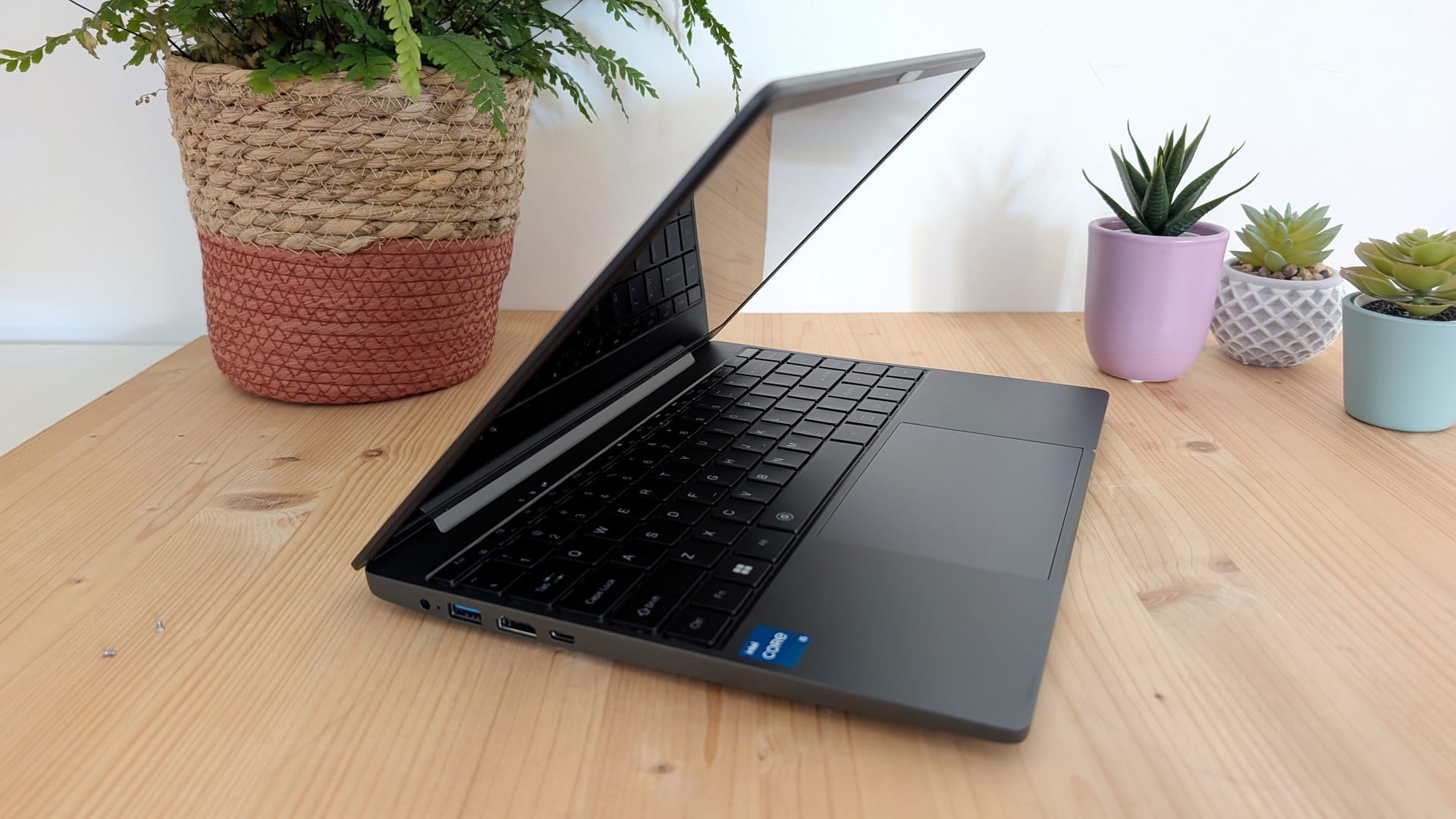 thumbnail image 2 of CHUWI CoreBook X Intel Core I5 Laptop – 14in, 16GB RAM, 512GB SSD, Windows 11 Home 2 of 5